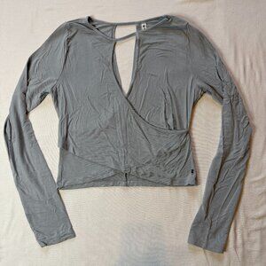 Fabletics Grey Wrap Front & Back Long Sleeve Shirt Women's Medium